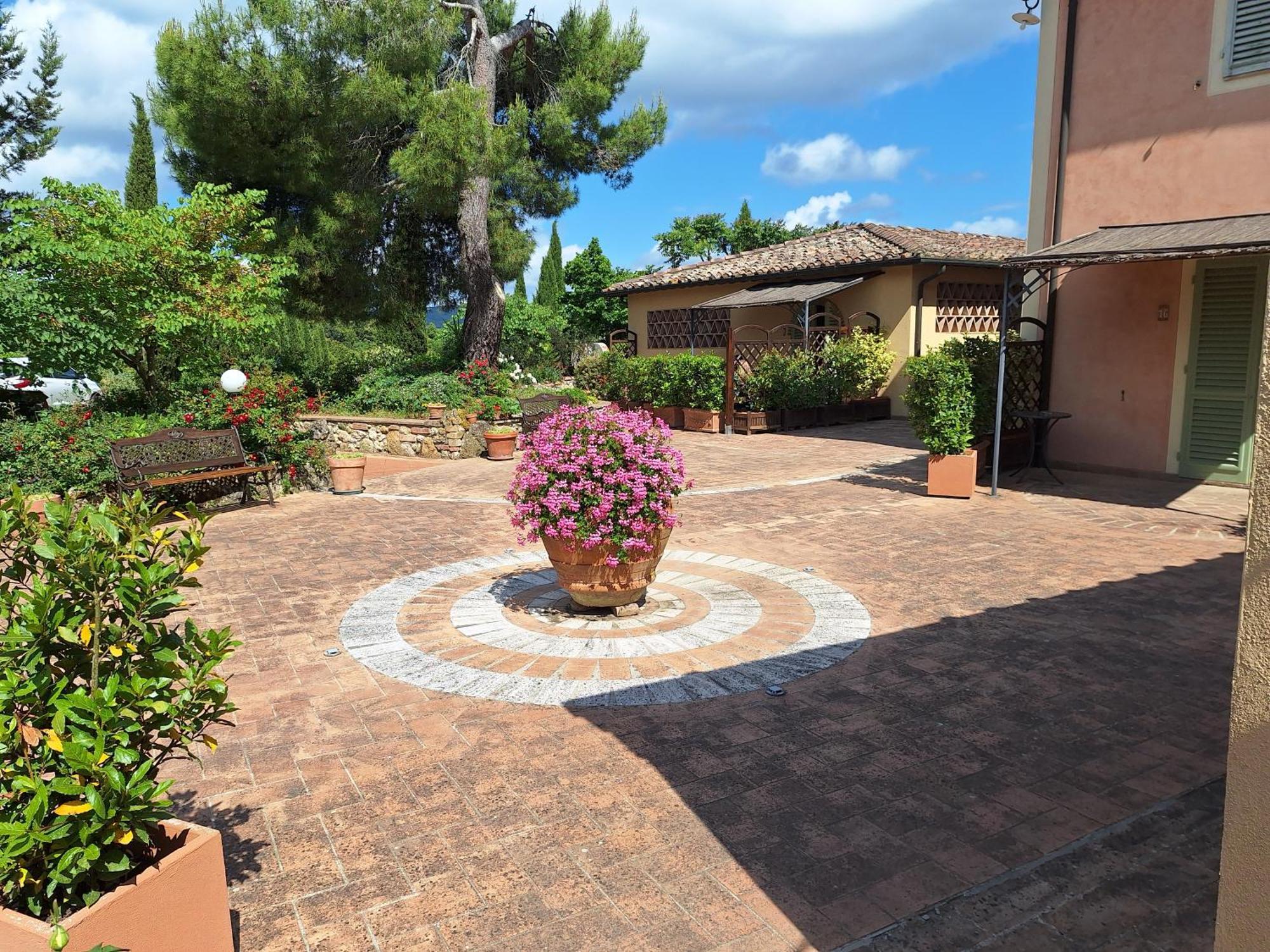 Antico Borgo Il Cardino Bed & Breakfast San Gimignano Luaran gambar